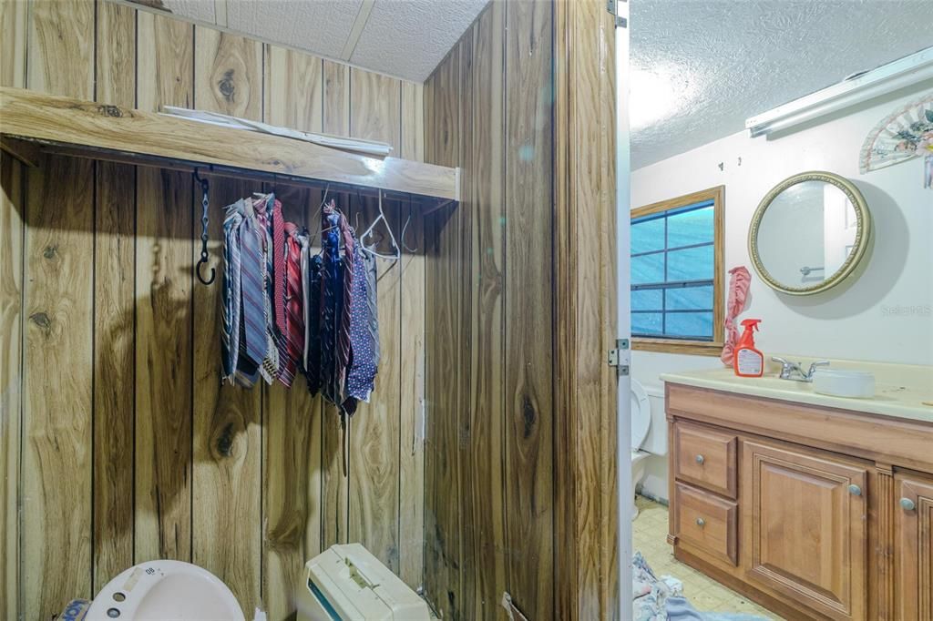 For Sale: $97,000 (3 beds, 2 baths, 1499 Square Feet)