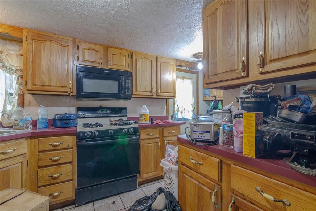 For Sale: $97,000 (3 beds, 2 baths, 1499 Square Feet)