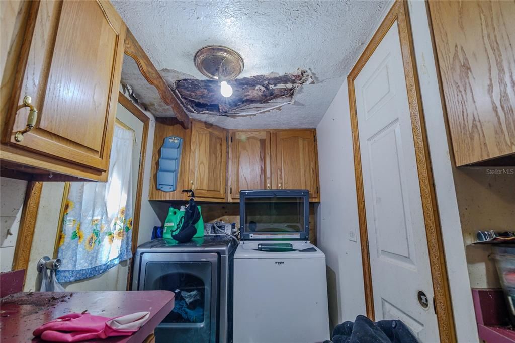 For Sale: $97,000 (3 beds, 2 baths, 1499 Square Feet)