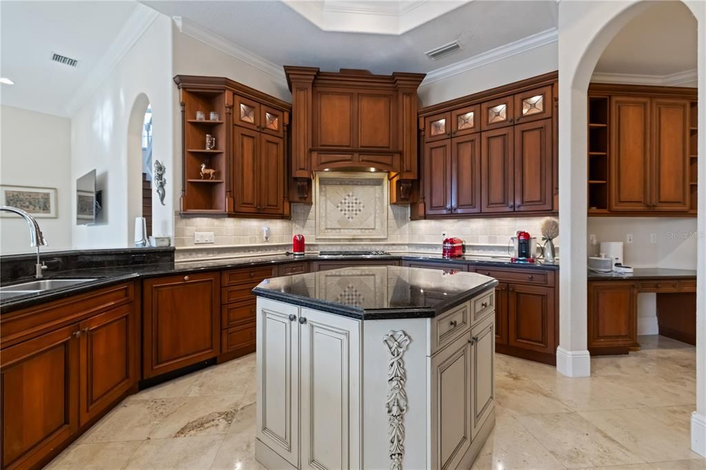 En Venta: $3,495,000 (4 camas, 5 baños, 5696 Pies cuadrados)