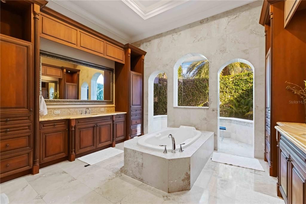 En Venta: $3,495,000 (4 camas, 5 baños, 5696 Pies cuadrados)