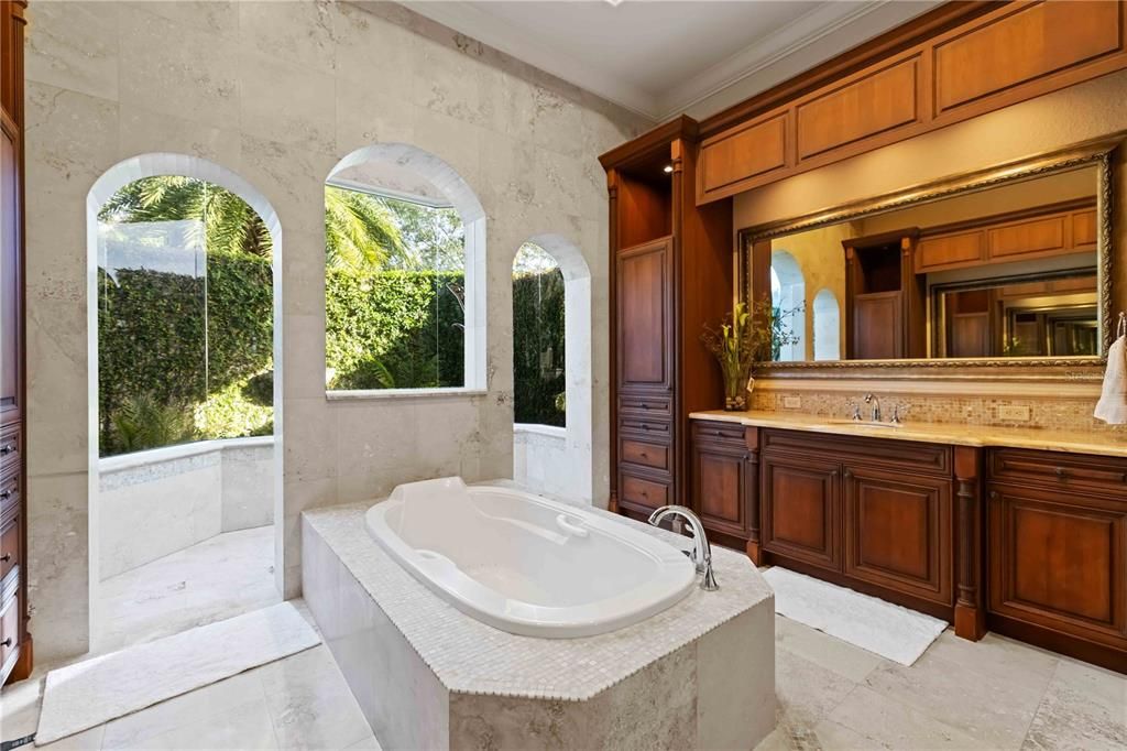 En Venta: $3,495,000 (4 camas, 5 baños, 5696 Pies cuadrados)