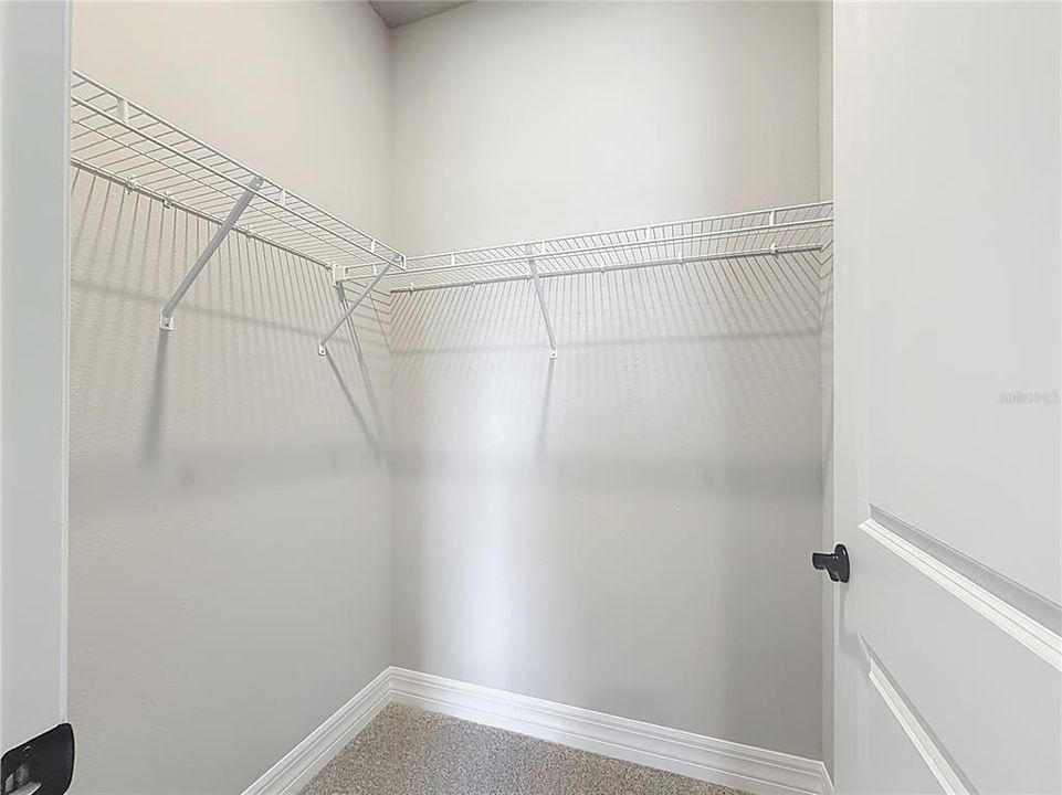 For Sale: $499,999 (4 beds, 3 baths, 2478 Square Feet)