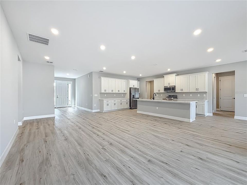 For Sale: $499,999 (4 beds, 3 baths, 2478 Square Feet)