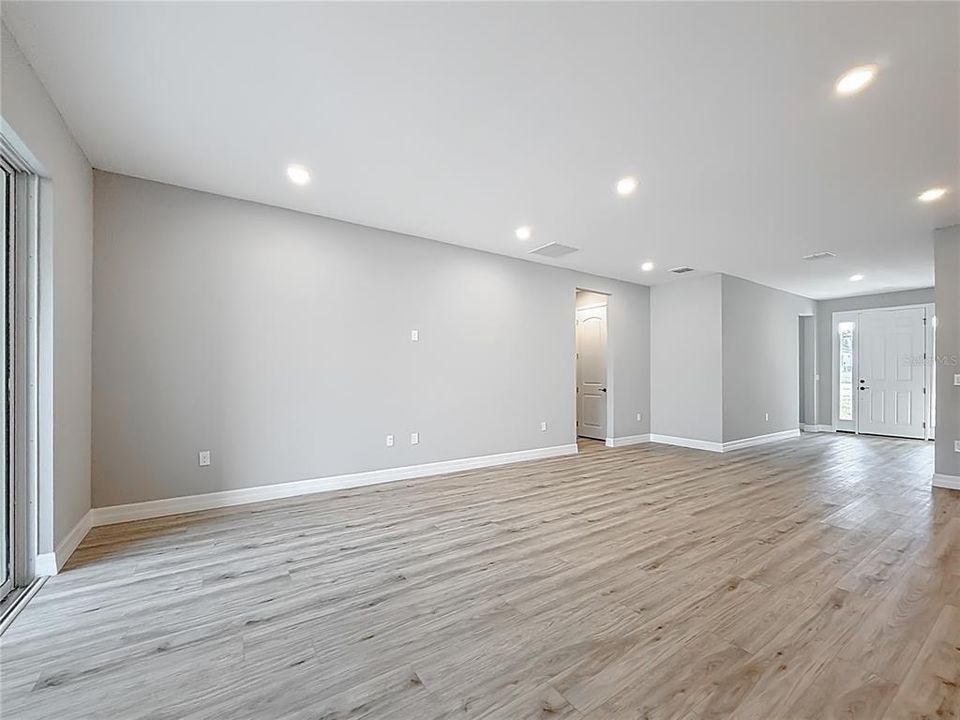 For Sale: $499,999 (4 beds, 3 baths, 2478 Square Feet)