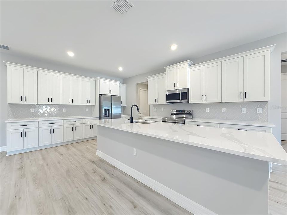 For Sale: $499,999 (4 beds, 3 baths, 2478 Square Feet)