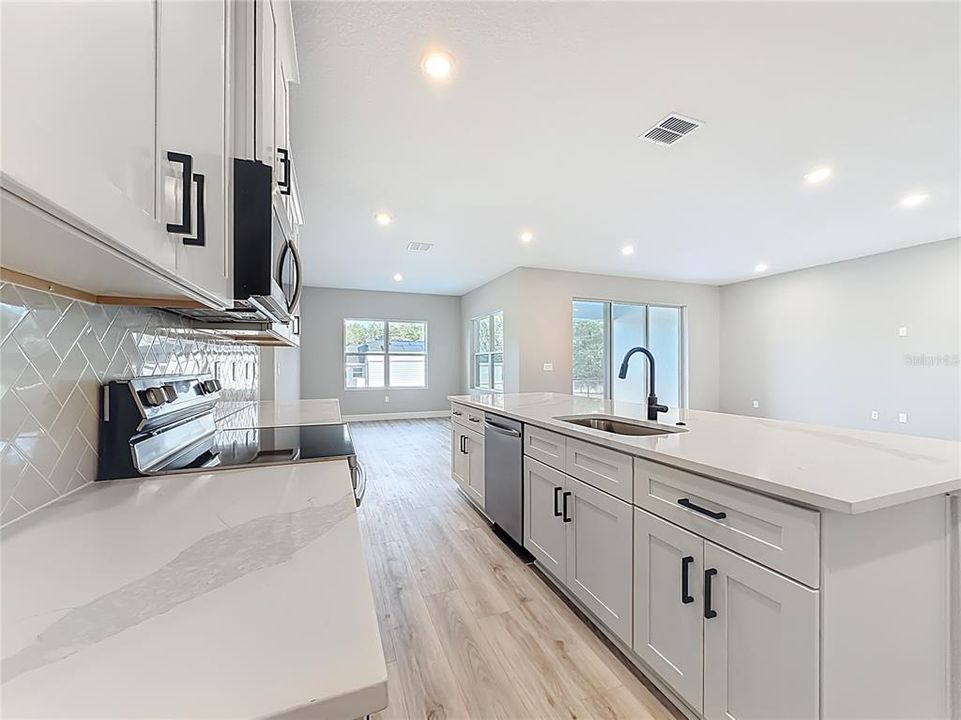 For Sale: $499,999 (4 beds, 3 baths, 2478 Square Feet)