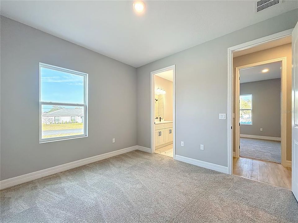 For Sale: $499,999 (4 beds, 3 baths, 2478 Square Feet)