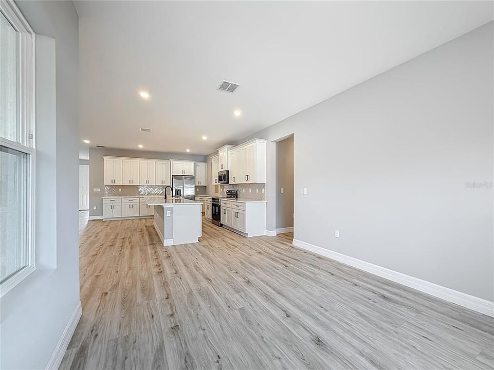 For Sale: $499,999 (4 beds, 3 baths, 2478 Square Feet)