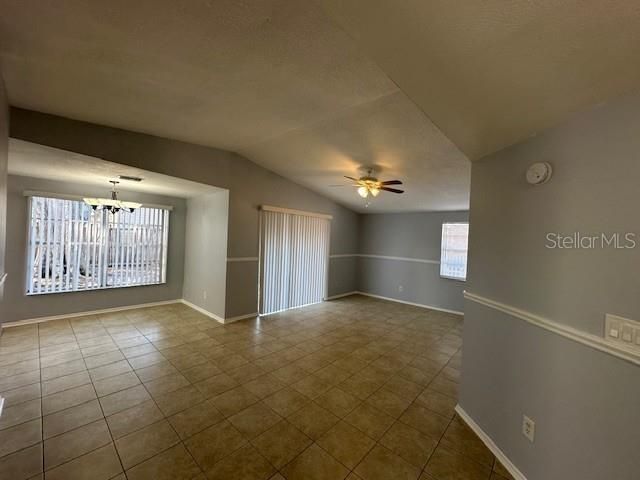 出租: $2,200 (3 贝兹, 2 浴室, 1075 平方英尺)