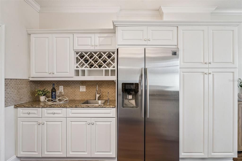 合同活跃: $775,000 (3 贝兹, 2 浴室, 2313 平方英尺)