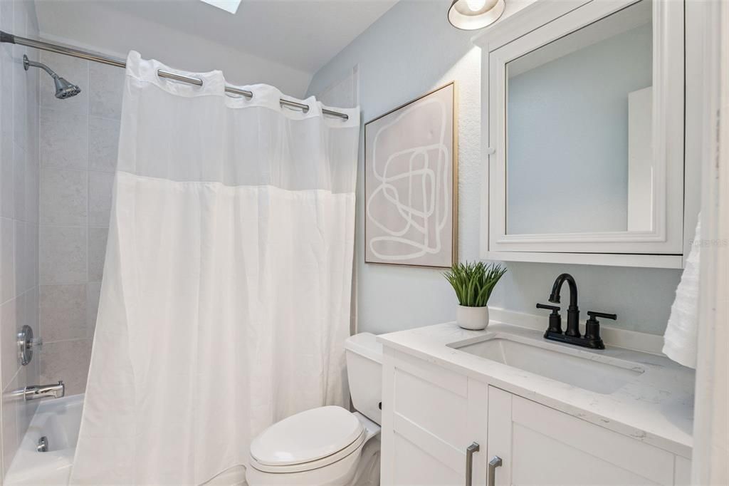 合同活跃: $775,000 (3 贝兹, 2 浴室, 2313 平方英尺)