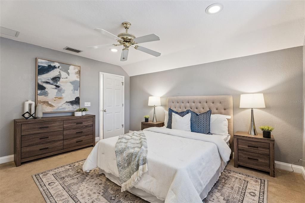 合同活跃: $775,000 (3 贝兹, 2 浴室, 2313 平方英尺)