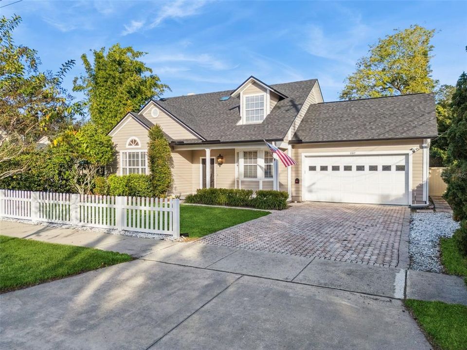 合同活跃: $775,000 (3 贝兹, 2 浴室, 2313 平方英尺)