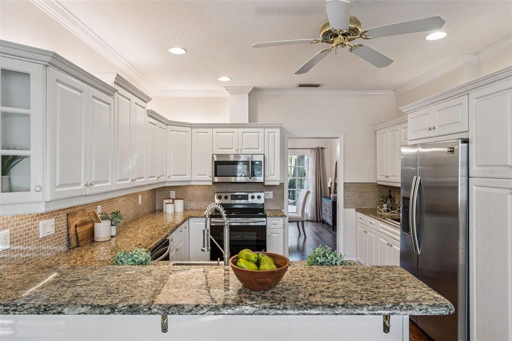 合同活跃: $775,000 (3 贝兹, 2 浴室, 2313 平方英尺)