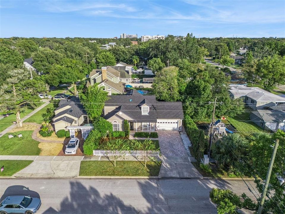 合同活跃: $775,000 (3 贝兹, 2 浴室, 2313 平方英尺)