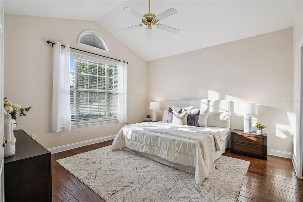 合同活跃: $775,000 (3 贝兹, 2 浴室, 2313 平方英尺)