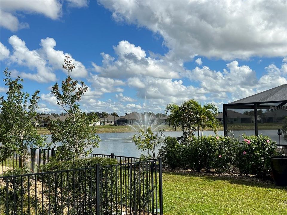 For Sale: $309,900 (2 beds, 2 baths, 1516 Square Feet)