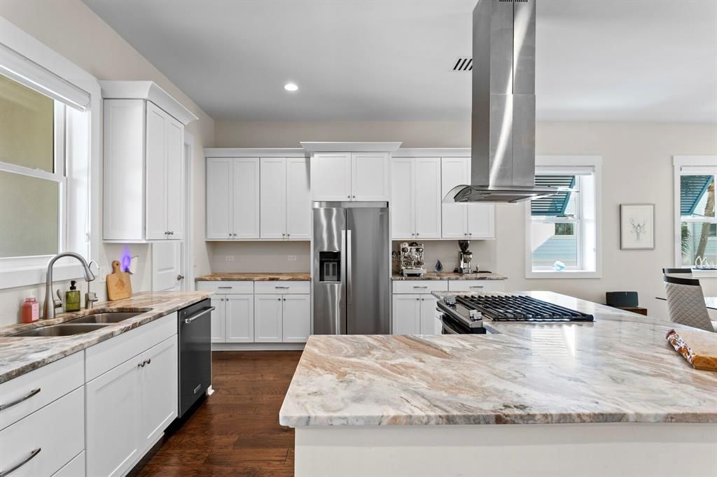 For Sale: $1,250,000 (3 beds, 2 baths, 2759 Square Feet)