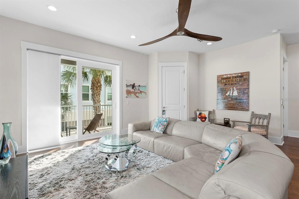 For Sale: $1,250,000 (3 beds, 2 baths, 2759 Square Feet)