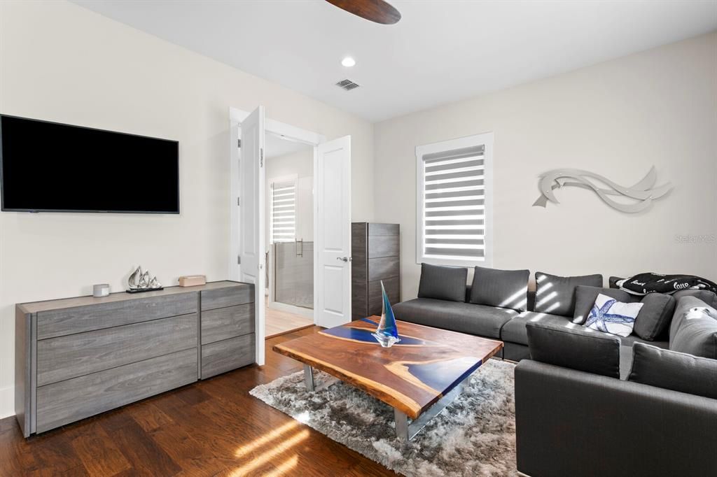 For Sale: $1,250,000 (3 beds, 2 baths, 2759 Square Feet)