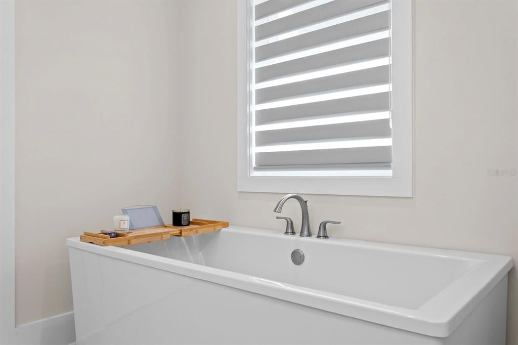 For Sale: $1,250,000 (3 beds, 2 baths, 2759 Square Feet)