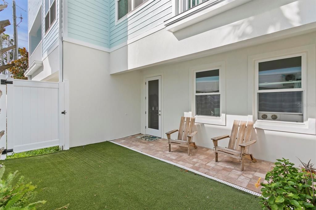 For Sale: $1,250,000 (3 beds, 2 baths, 2759 Square Feet)