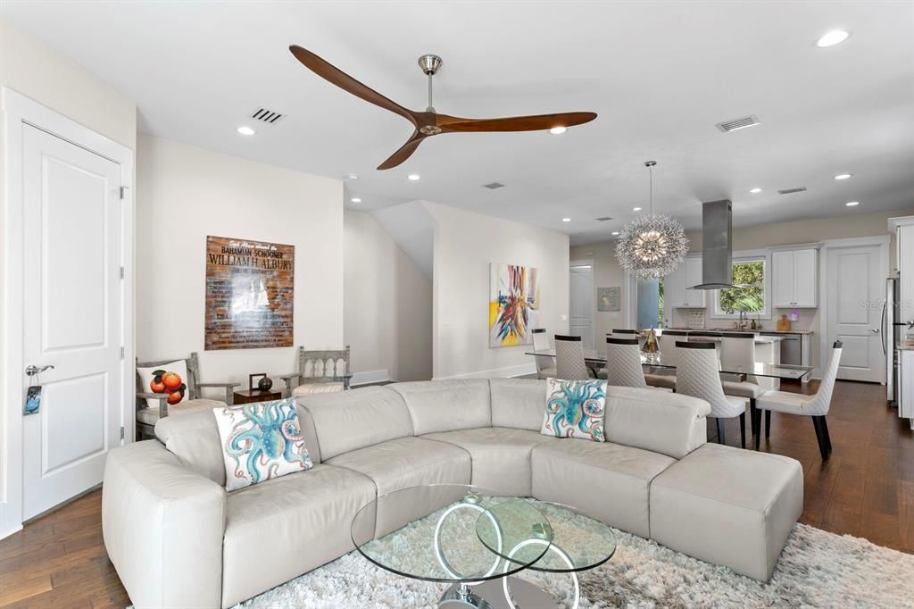 For Sale: $1,250,000 (3 beds, 2 baths, 2759 Square Feet)