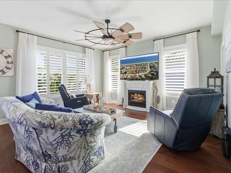 待售: $739,000 (3 贝兹, 2 浴室, 2633 平方英尺)