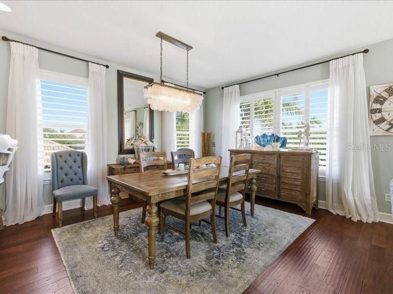 待售: $739,000 (3 贝兹, 2 浴室, 2633 平方英尺)