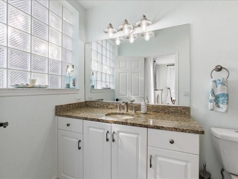 待售: $739,000 (3 贝兹, 2 浴室, 2633 平方英尺)