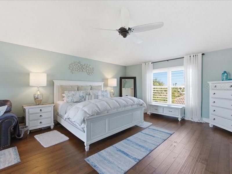 待售: $739,000 (3 贝兹, 2 浴室, 2633 平方英尺)