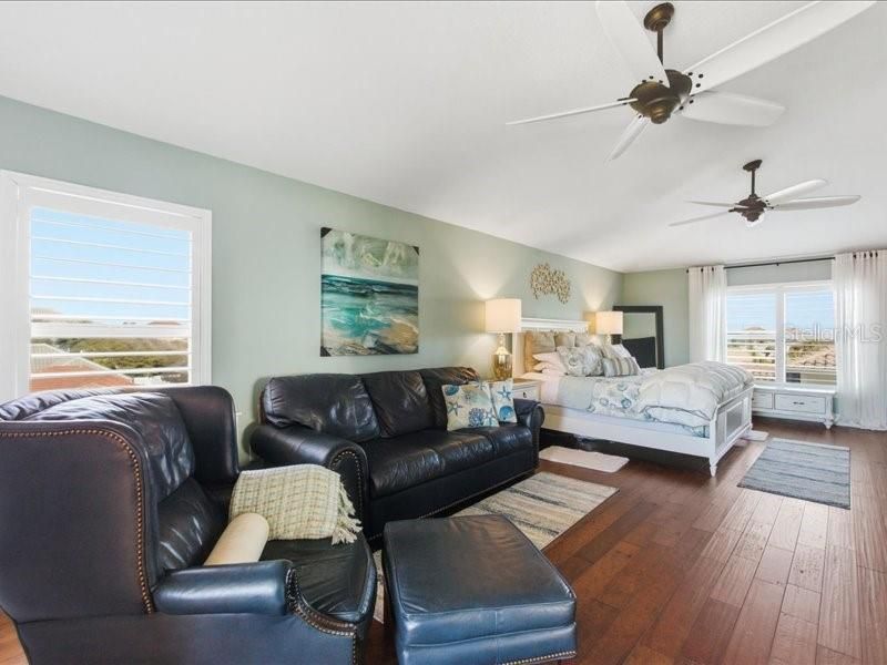 待售: $739,000 (3 贝兹, 2 浴室, 2633 平方英尺)