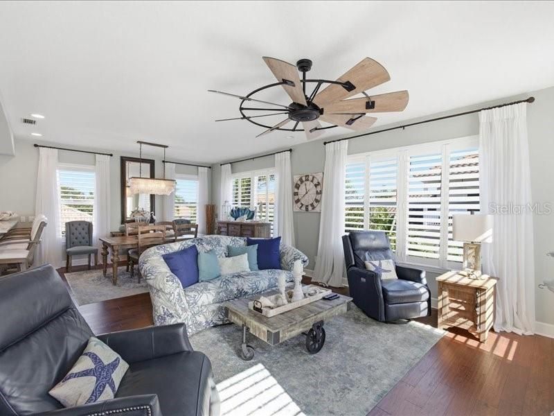 待售: $739,000 (3 贝兹, 2 浴室, 2633 平方英尺)