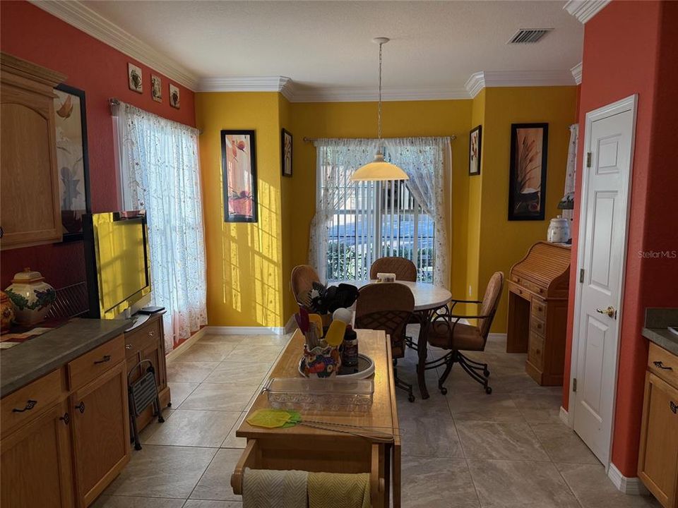 На продажу: $365,000 (2 спален, 2 ванн, 2149 Квадратных фут)