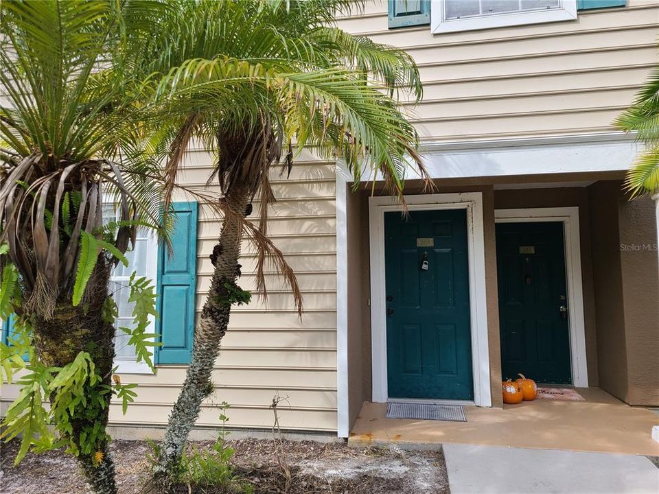 For Rent: $2,250 (3 beds, 2 baths, 1490 Square Feet)