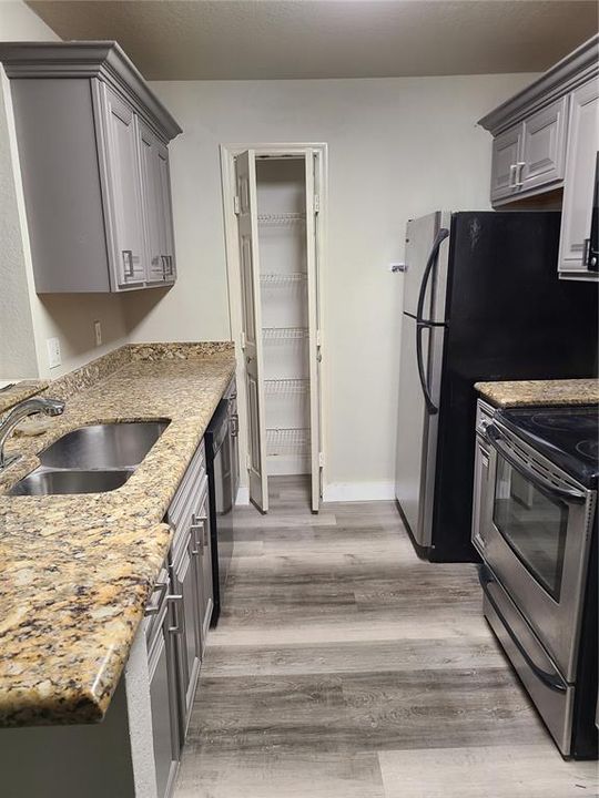 For Rent: $2,250 (3 beds, 2 baths, 1490 Square Feet)