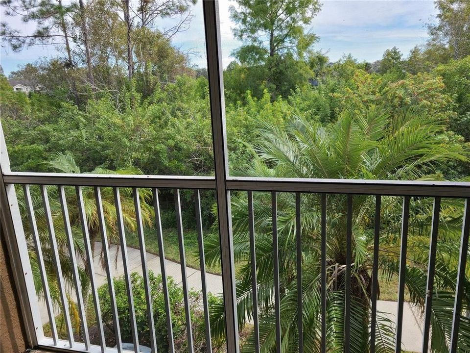 For Rent: $2,250 (3 beds, 2 baths, 1490 Square Feet)