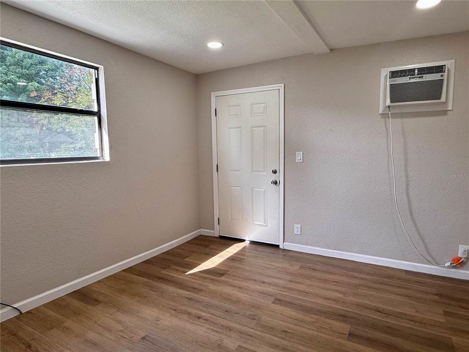 For Sale: $220,990 (2 beds, 2 baths, 970 Square Feet)