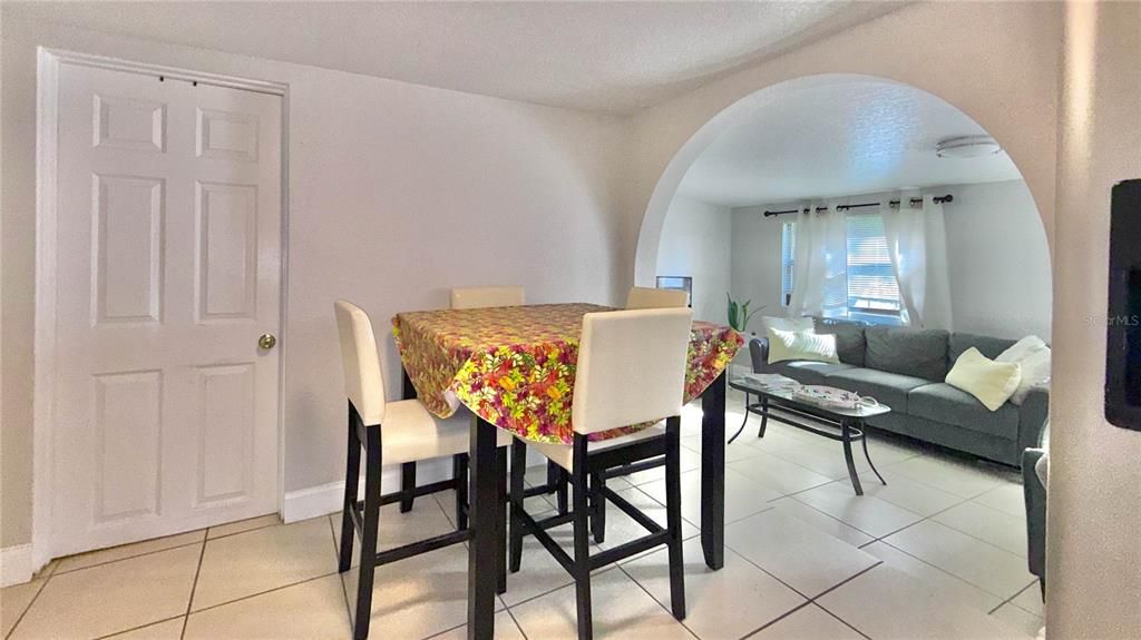 For Sale: $220,990 (2 beds, 2 baths, 970 Square Feet)