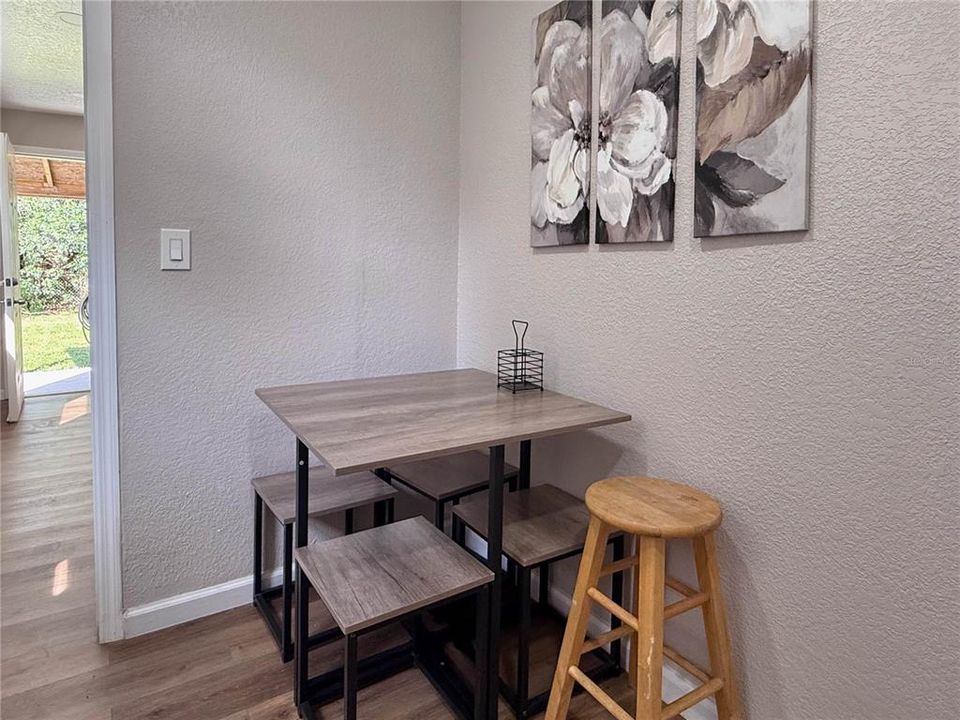 For Sale: $220,990 (2 beds, 2 baths, 970 Square Feet)