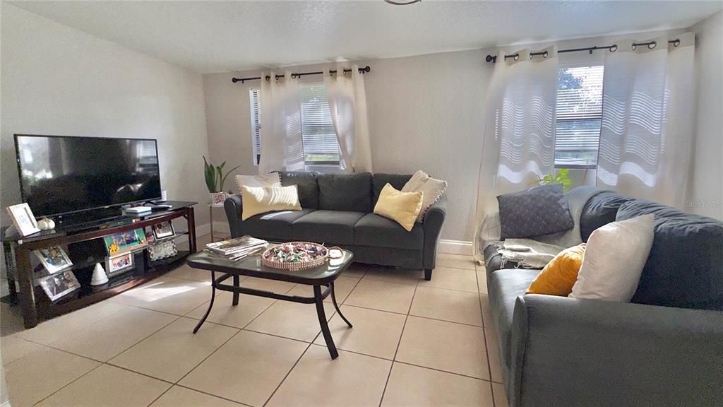 For Sale: $220,990 (2 beds, 2 baths, 970 Square Feet)