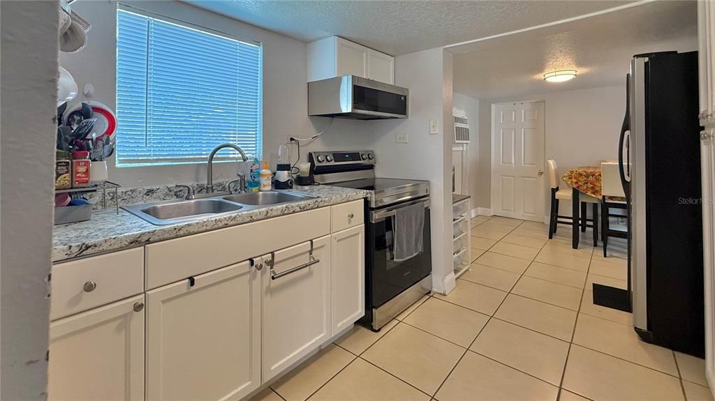 For Sale: $220,990 (2 beds, 2 baths, 970 Square Feet)