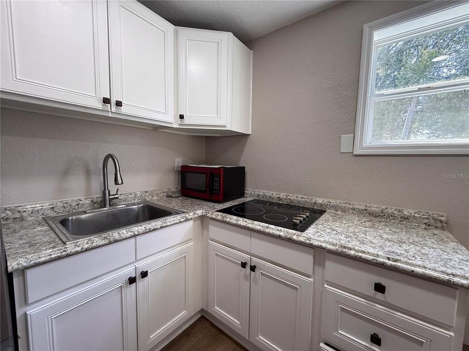 For Sale: $220,990 (2 beds, 2 baths, 970 Square Feet)