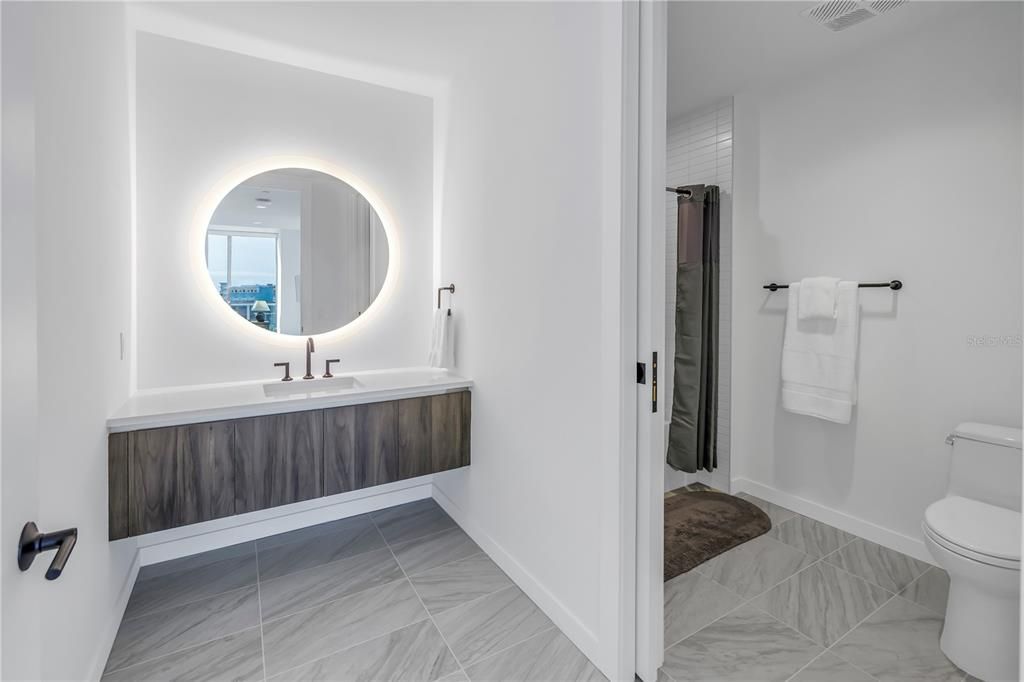 出租: $9,750 (3 贝兹, 2 浴室, 2127 平方英尺)