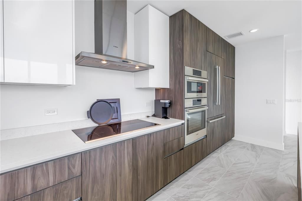 出租: $9,750 (3 贝兹, 2 浴室, 2127 平方英尺)