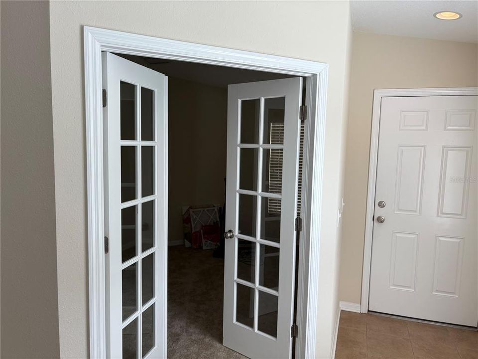 For Sale: $320,000 (3 beds, 2 baths, 1484 Square Feet)