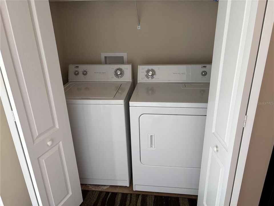 For Sale: $320,000 (3 beds, 2 baths, 1484 Square Feet)