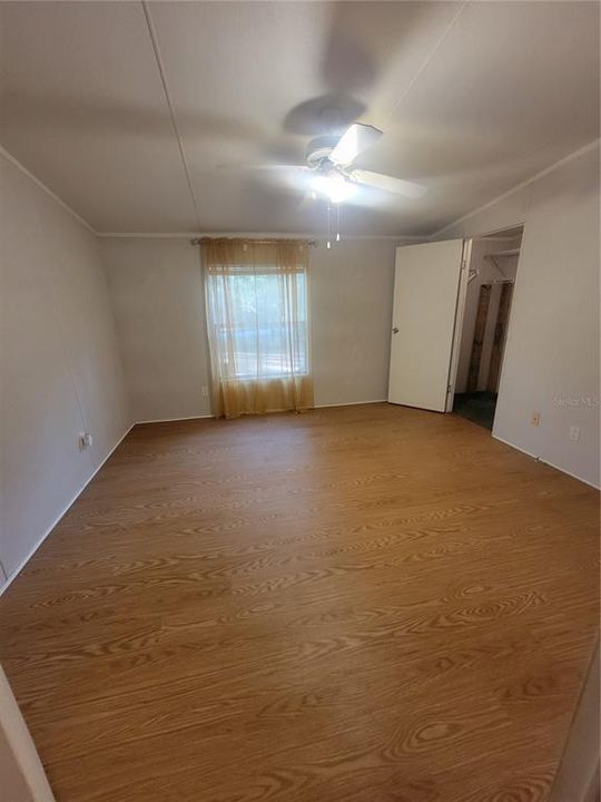 For Sale: $155,000 (3 beds, 2 baths, 1296 Square Feet)