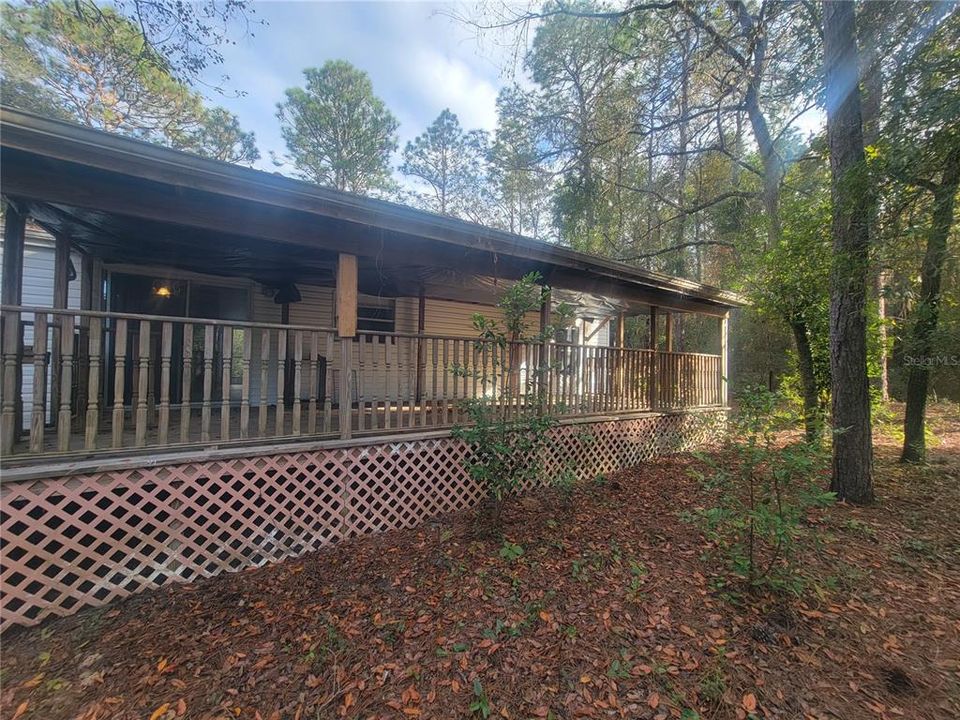 For Sale: $155,000 (3 beds, 2 baths, 1296 Square Feet)